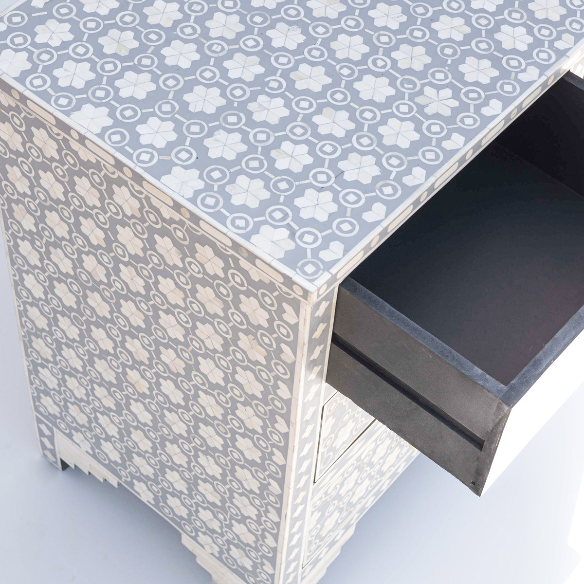 Honeycomb Inlay Four-Drawer Chest - Grey