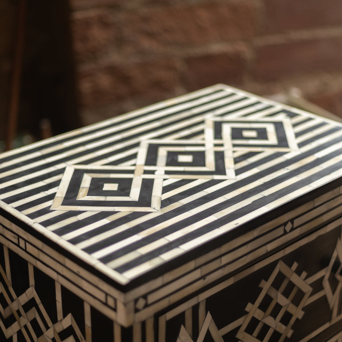 Azmara Inlay Four-Drawer Tallboy – Black