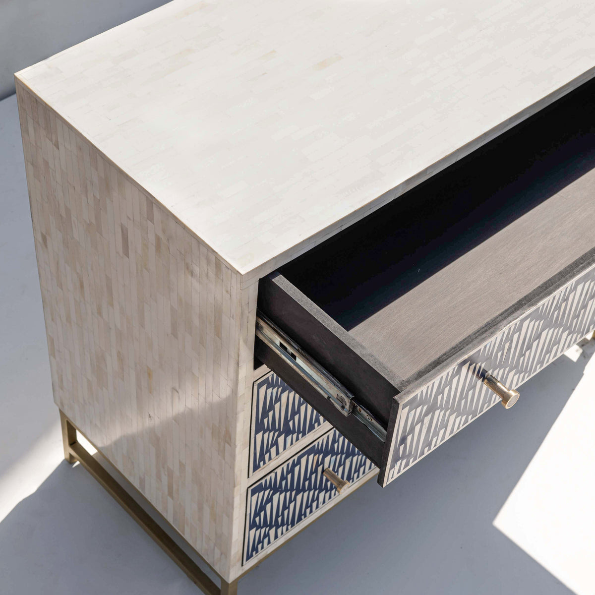 Strata Inlay Three-Drawer Dresser – Cobalt Blue